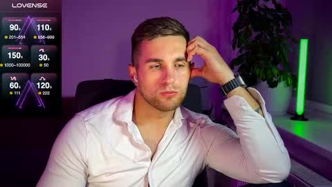 Snapshot of kochka25 chatting on October 8, 9:43 pm Sweet boy online show from October 8, 9:43 pm