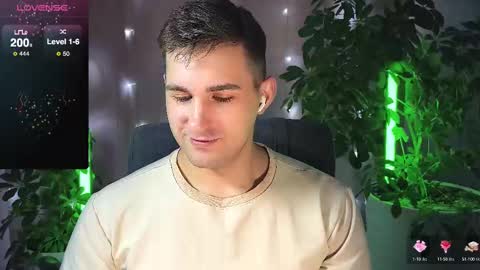 Snapshot of kochka25 chatting on March 7, 8:56 am Sweet boy online show from March 7, 8:56 am