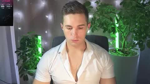 Snapshot of kochka25 chatting on March 11, 9:02 am Sweet boy online show from March 11, 9:02 am