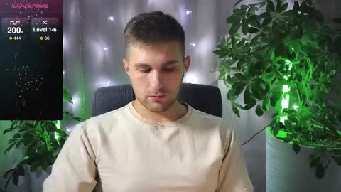 Snapshot of kochka25 chatting on February 13, 8:24 pm Sweet boy online show from February 13, 8:24 pm