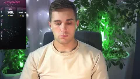 Snapshot of kochka25 chatting on February 22, 7:58 pm Sweet boy online show from February 22, 7:58 pm