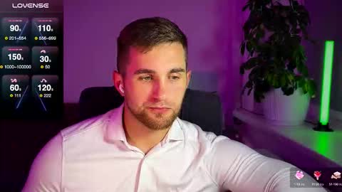 Snapshot of kochka25 chatting on October 13, 9:39 pm Sweet boy online show from October 13, 9:39 pm