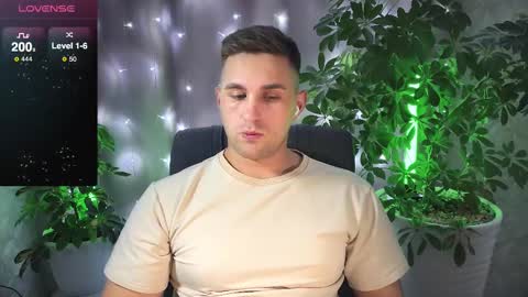 Snapshot of kochka25 chatting on February 9, 6:05 pm Sweet boy online show from February 9, 6:05 pm