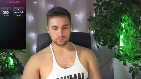 Snapshot of kochka25 chatting on February 16, 9:15 am Sweet boy online show from February 16, 9:15 am