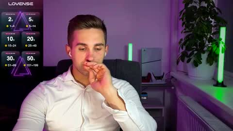 Snapshot of kochka25 chatting on September 23, 2:00 pm Sweet boy online show from September 23, 2:00 pm