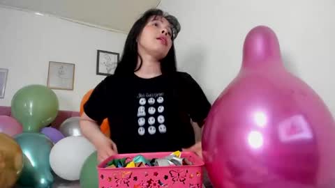 Snapshot of konie_hot chatting on January 28, 2:42 pm konie Diaz online show from January 28, 2:42 pm