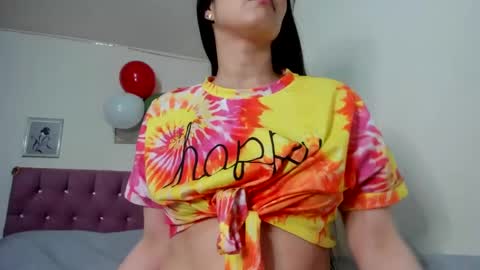 Snapshot of konie_hot chatting on January 6, 2:04 am konie Diaz online show from January 6, 2:04 am