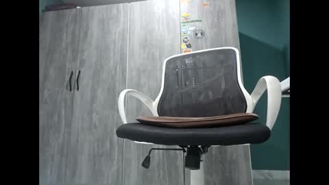 Snapshot of koto420 chatting on March 10, 6:05 am Koto Bombon online show from March 10, 6:05 am