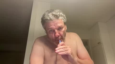 kovapoika online show from October 4, 8:17 pm