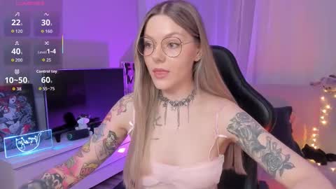 Jess online show from October 10, 5:30 pm