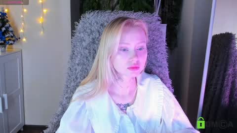 kris_grant online show from December 27, 10:12 am