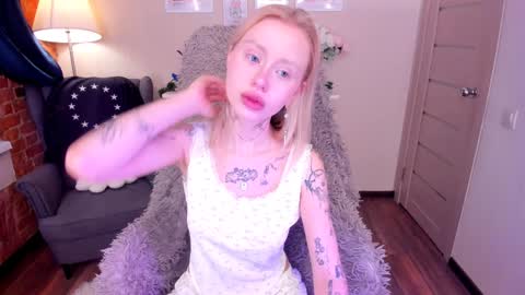 kris_grant online show from January 15, 10:17 am