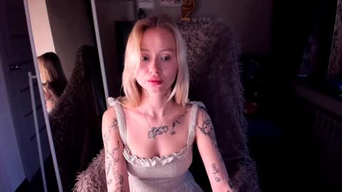 kris_grant online show from February 5, 1:33 pm