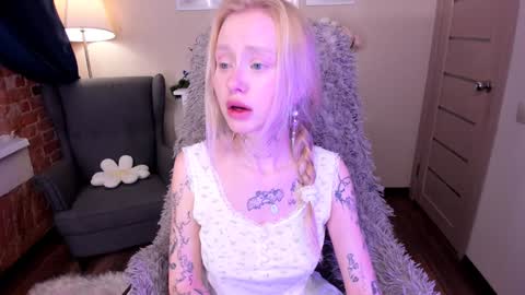 kris_grant online show from January 15, 1:20 pm