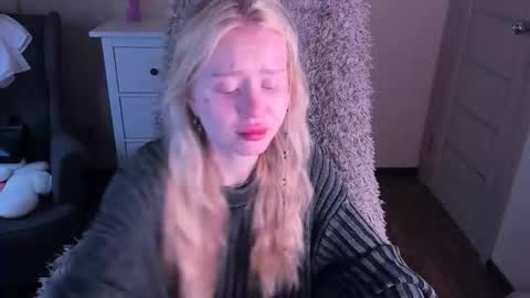 kris_grant online show from September 21, 10:30 am