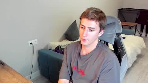 Snapshot of krishort chatting on February 27, 6:42 pm krishort online show from February 27, 6:42 pm