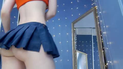 kriskras__ online show from October 17, 5:33 am