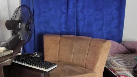 Snapshot of kriss_edwards chatting on October 4, 4:21 am Kriss online show from October 4, 4:21 am