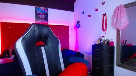 kriss_sweetboobs online show from November 23, 12:14 pm