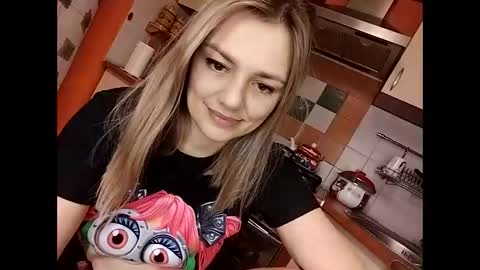 Snapshot of krisssexi chatting on February 12, 12:05 am KrissSexi online show from February 12, 12:05 am