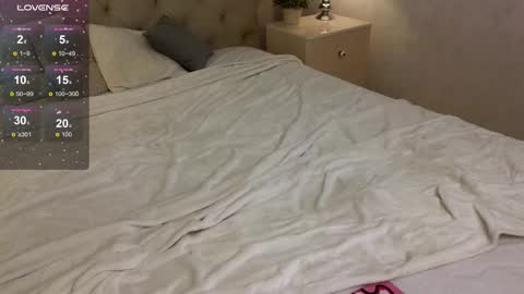 krissshow online show from October 12, 2:48 am