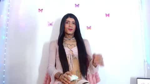 krisstal703358 online show from March 29, 9:22 am