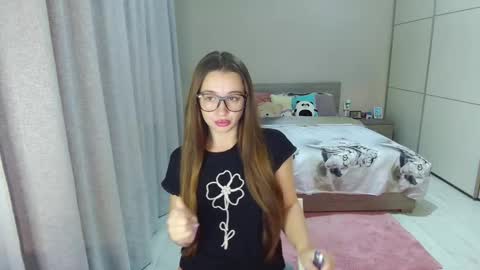 Snapshot of kristall_xxx chatting on October 19, 4:28 am twitter Annemarye 23 online show from October 19, 4:28 am