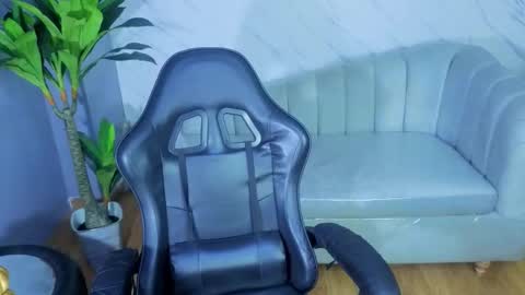 kris online show from March 22, 8:29 am