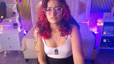 kristen_tay online show from March 4, 8:06 pm