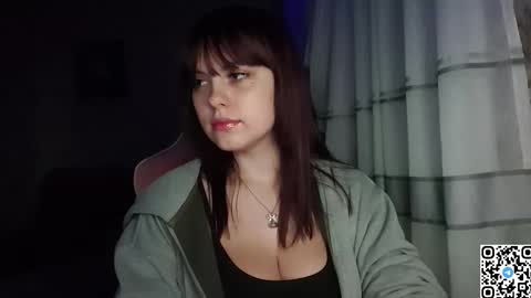 Snapshot of kristibloom chatting on October 5, 6:37 pm Christie online show from October 5, 6:37 pm