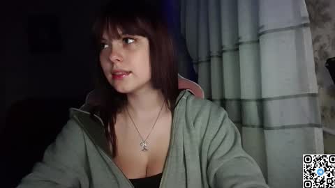Snapshot of kristibloom chatting on October 4, 6:28 pm Christie online show from October 4, 6:28 pm