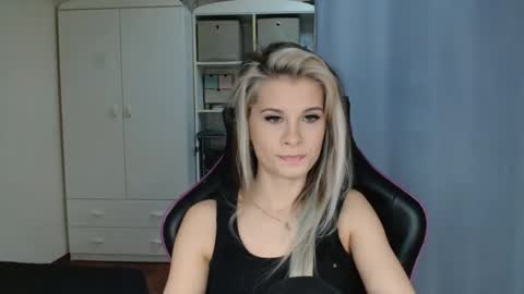 KristineAmore online show from April 22, 6:53 am