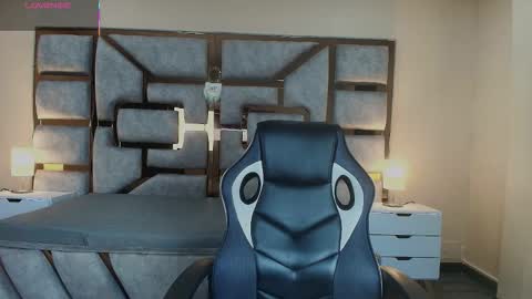 Kristtal  online show from December 4, 1:49 am