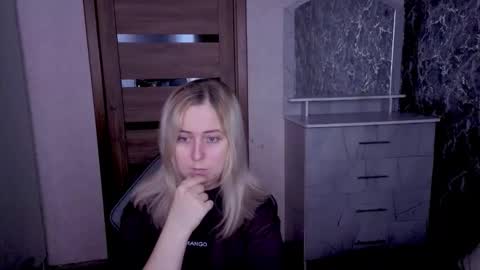Kristy online show from May 25, 1:34 am