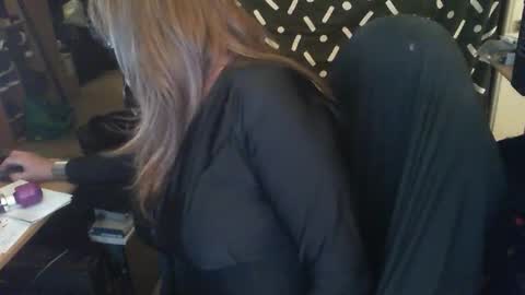Kristy Dawn online show from November 6, 7:55 am