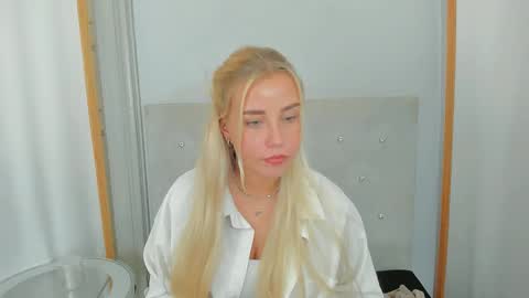Snapshot of kristyflowers chatting on February 26, 9:44 am KristyFlowers online show from February 26, 9:44 am