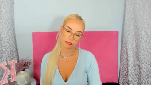 Snapshot of kristyflowers chatting on September 26, 12:02 pm KristyFlowers online show from September 26, 12:02 pm