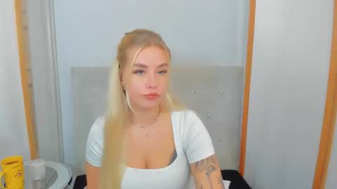 Snapshot of kristyflowers chatting on March 3, 9:44 am KristyFlowers online show from March 3, 9:44 am