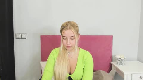 Snapshot of kristyflowers chatting on January 31, 9:48 am KristyFlowers online show from January 31, 9:48 am