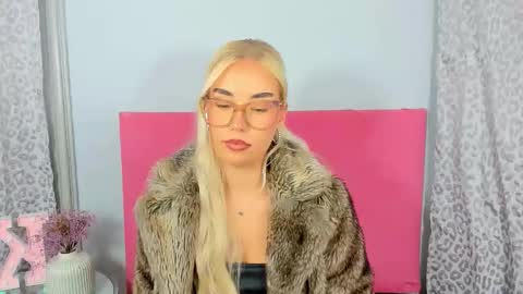 Snapshot of kristyflowers chatting on October 9, 2:55 pm KristyFlowers online show from October 9, 2:55 pm