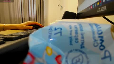 kristyvegas online show from October 22, 8:06 am