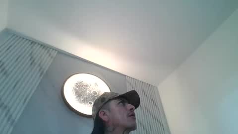 krlitoshincapie online show from October 27, 8:53 pm