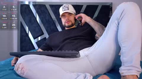 Snapshot of kroy_wood chatting on October 1, 2:49 pm Kroy Wood online show from October 1, 2:49 pm