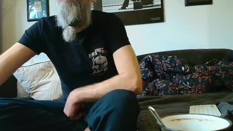 krummersaebel online show from February 14, 9:01 am