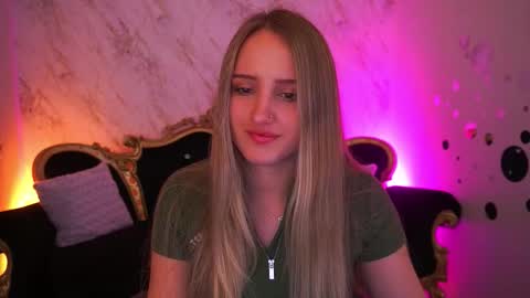 krys_tina online show from March 30, 7:19 am