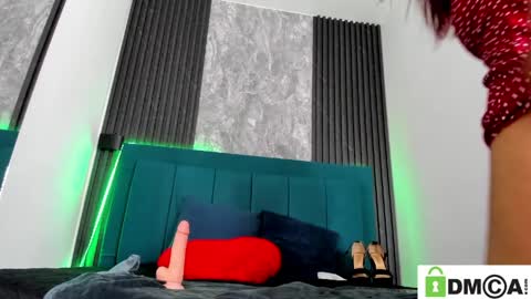 krystal online show from April 11, 5:50 pm