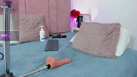 Snapshot of kuitty_sara chatting on September 12, 2:19 pm SARA online show from September 12, 2:19 pm