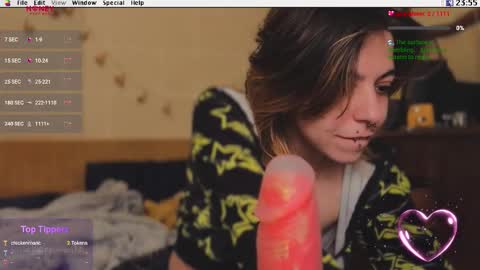 Snapshot of kuntboyzworld chatting on October 7, 9:55 pm Krypto hethey online show from October 7, 9:55 pm