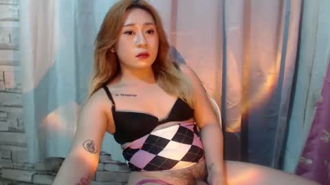 Snapshot of kuntiexxx chatting on February 16, 12:52 am kuntiex online show from February 16, 12:52 am