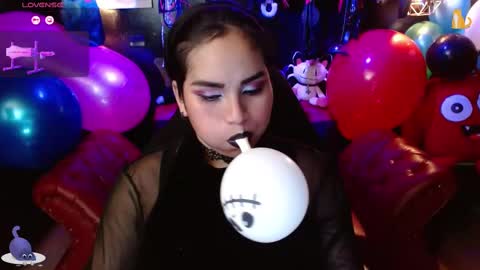 Fetiche Woman online show from September 9, 10:10 pm